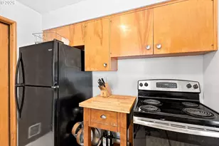917 SE 168th Ave, Portland, OR 97233 - Photo 9
