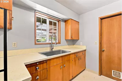 917 SE 168th Ave, Portland, OR 97233 - Photo 7