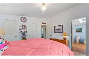 310 Pitney Ln, Junction City, OR 97448 - Photo 23