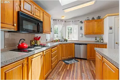 310 Pitney Ln #40, Junction City, OR 97448 - Photo 9