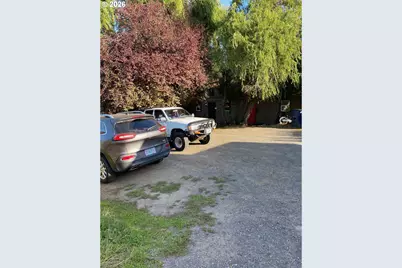2493 Portland Aly, Eugene, OR 97405 - Photo 9