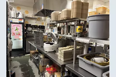 4615 SE Hawthorne Blvd, Portland, OR 97215 - Photo 11