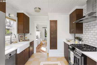 7236 N Fenwick Ave, Portland, OR 97217 - Photo 15