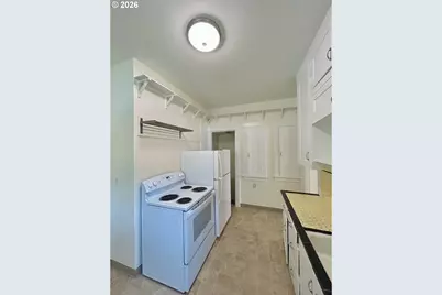 2202 NE Everett St, Portland, OR 97232 - Photo 17