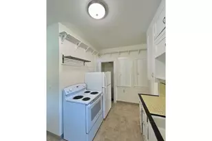 2202 NE Everett St, Portland, OR 97232 - Photo 17