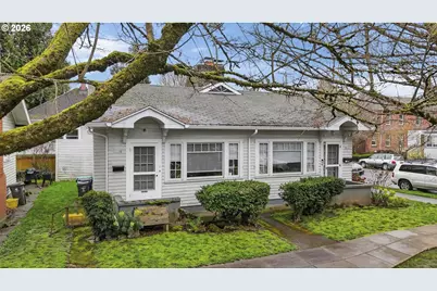 2202 NE Everett St, Portland, OR 97232 - Photo 9