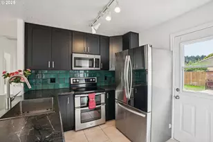 8416 NE Wygant St, Portland, OR 97220 - Photo 11