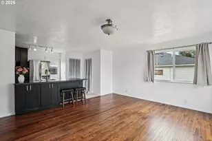 8416 NE Wygant St, Portland, OR 97220 - Photo 9