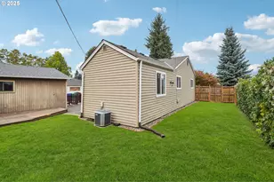 8416 NE Wygant St, Portland, OR 97220 - Photo 29