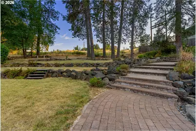 1270 N Main Ave, White Salmon, WA 98672 - Photo 5