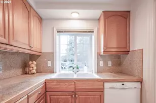 2329 Willona Park, Eugene, OR 97408 - Photo 11