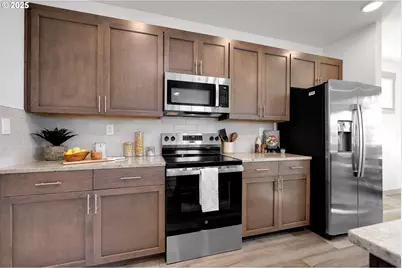 5142 Holly St, Springfield, OR 97478 - Photo 5