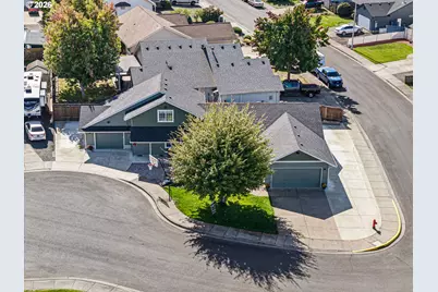 1101 Cedar Ct, Creswell, OR 97426 - Photo 3
