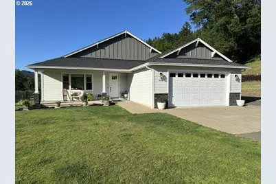 946 S Calapooia St, Sutherlin, OR 97479 - Photo 1