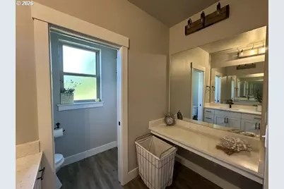 946 S Calapooia St, Sutherlin, OR 97479 - Photo 23