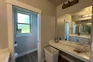 946 S Calapooia St, Sutherlin, OR 97479 - Photo 23