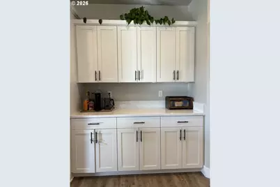 946 S Calapooia St, Sutherlin, OR 97479 - Photo 11