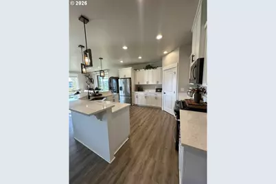 946 S Calapooia St, Sutherlin, OR 97479 - Photo 11