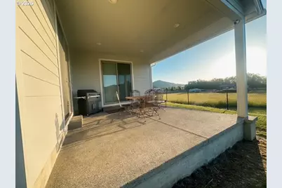 946 S Calapooia St, Sutherlin, OR 97479 - Photo 25
