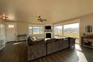 946 S Calapooia St, Sutherlin, OR 97479 - Photo 5