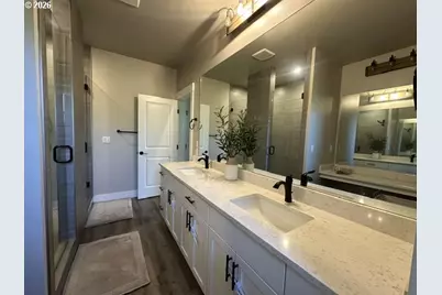 946 S Calapooia St, Sutherlin, OR 97479 - Photo 19