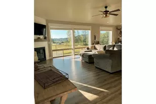 946 S Calapooia St, Sutherlin, OR 97479 - Photo 3