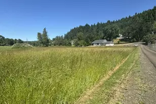 946 S Calapooia St, Sutherlin, OR 97479 - Photo 31