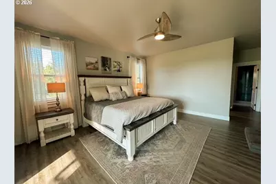 946 S Calapooia St, Sutherlin, OR 97479 - Photo 19