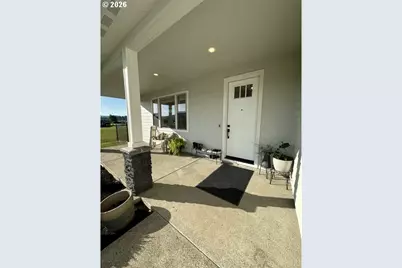 946 S Calapooia St, Sutherlin, OR 97479 - Photo 3