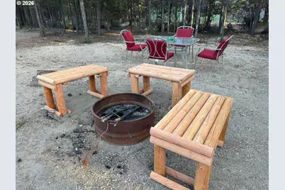 124357 Adell Ct, Crescent Lake, OR 97733 - Photo 5