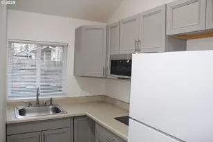 430 NE 94th Ave, Portland, OR 97220 - Photo 35