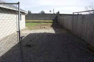 430 NE 94th Ave, Portland, OR 97220 - Photo 3