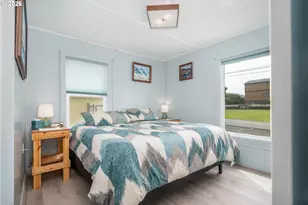 1509 NW 39th St, Lincoln City, OR 97367 - Photo 13