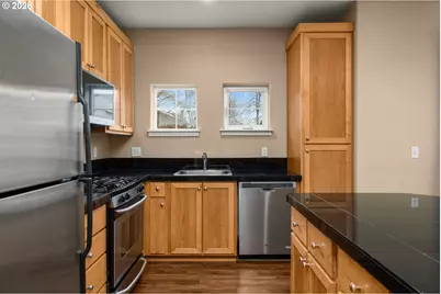 1060 SW 170th Ave #202, Beaverton, OR 97003 - Photo 9