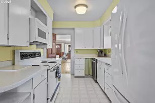 1301 9th St, Oregon City, OR 97045 - Photo 13