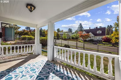 1301 9th St, Oregon City, OR 97045 - Photo 5