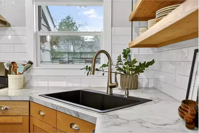 12719 NE Holladay St, Portland, OR 97230 - Photo 13