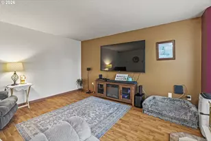 1102 S 11th Ave, Kelso, WA 98626 - Photo 5