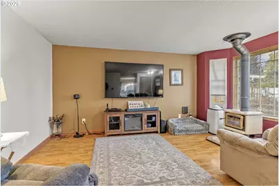 1102 S 11th Ave, Kelso, WA 98626 - Photo 3