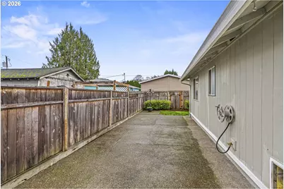 1102 S 11th Ave, Kelso, WA 98626 - Photo 23