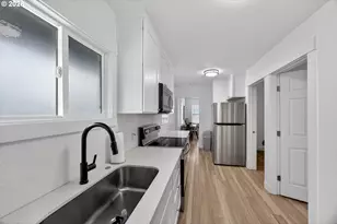 857 S 2nd St, Coos Bay, OR 97420 - Photo 11