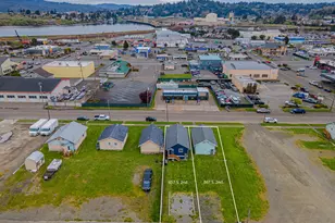 857 S 2nd St, Coos Bay, OR 97420 - Photo 33