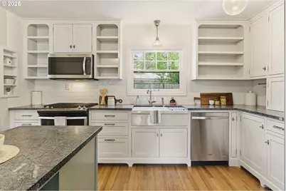 16510 Maple Cir, Lake Oswego, OR 97034 - Photo 11