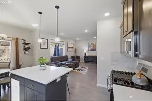 1473 Meadow Ave, Silverton, OR 97381 - Photo 3