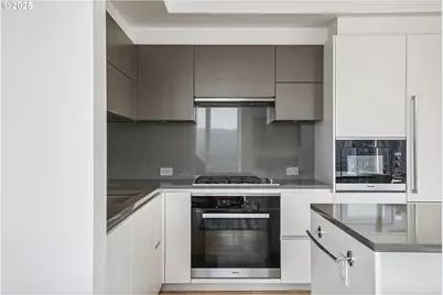 1075 NW Northrup St #1012, Portland, OR 97209 - Photo 15