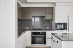 1075 NW Northrup St, Portland, OR 97209 - Photo 15