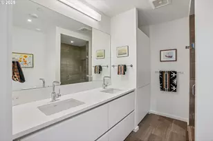 1075 NW Northrup St, Portland, OR 97209 - Photo 21