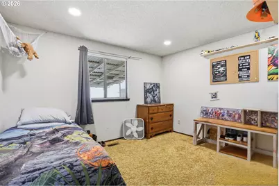 832 E 7th St, Molalla, OR 97038 - Photo 15