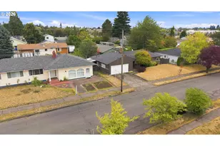 9241 SE Main St, Portland, OR 97216 - Photo 31