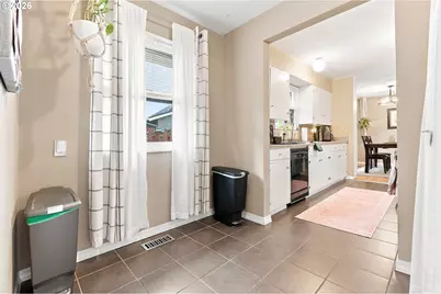 9241 SE Main St, Portland, OR 97216 - Photo 21